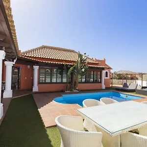 https://villa-corralejo-beach.in-canary-islands.com